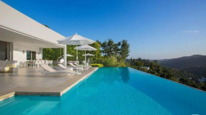 Exquisite 5BR Estate with Pool & Panoramic views